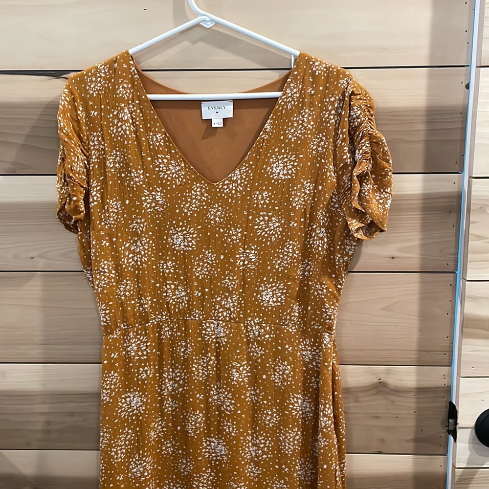 Every Dress - Picture 2 of 3